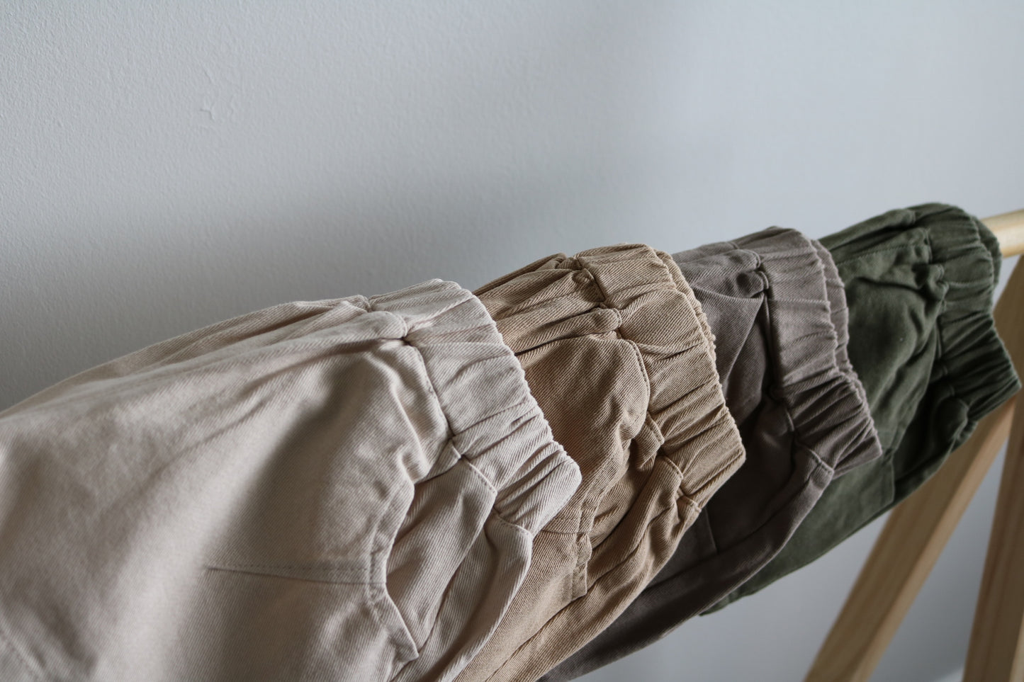 Shorts in Khaki Grey