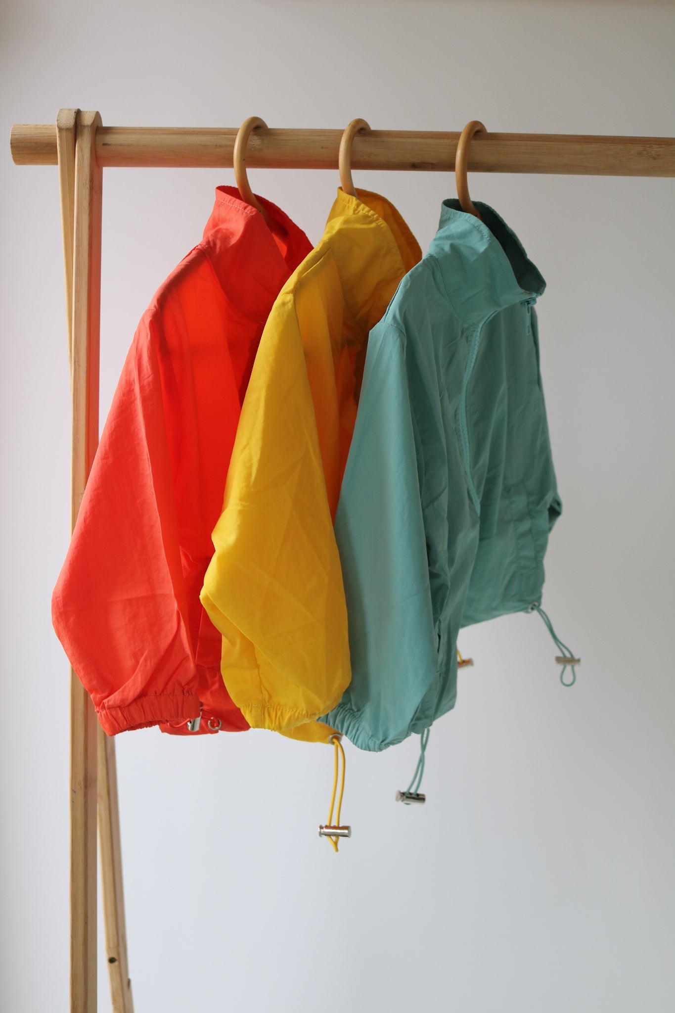 Windbreaker in Yellow