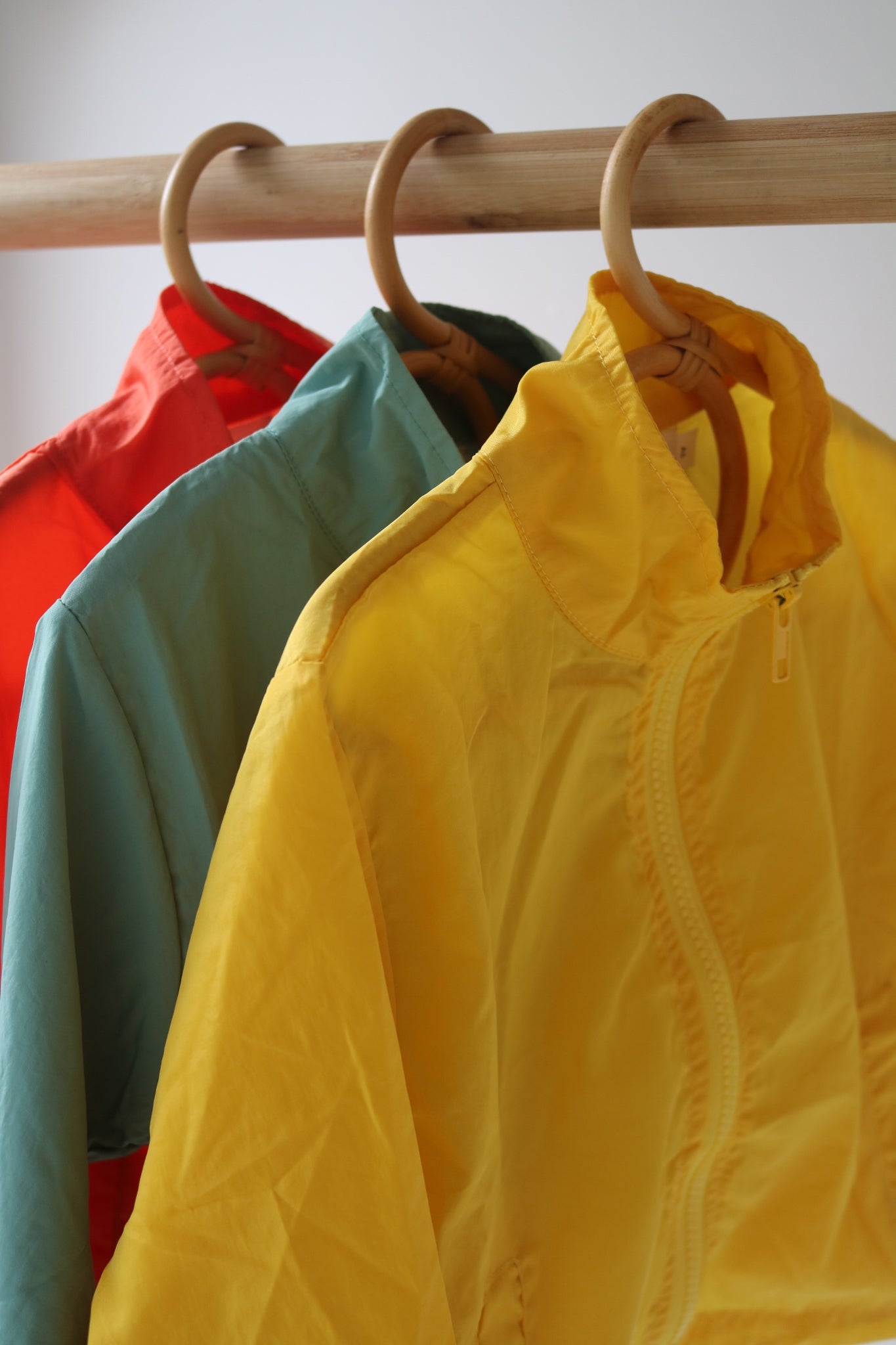 Windbreaker in Orange