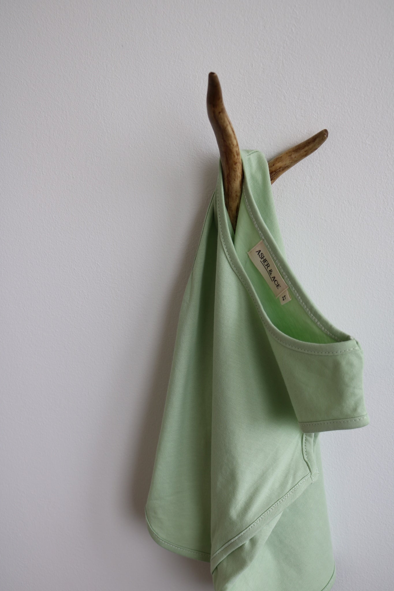 'Cheerful' in Mint