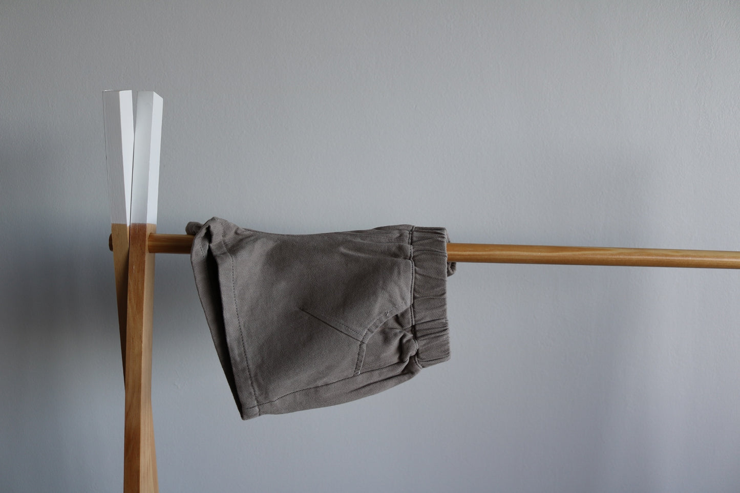 Shorts in Khaki Grey