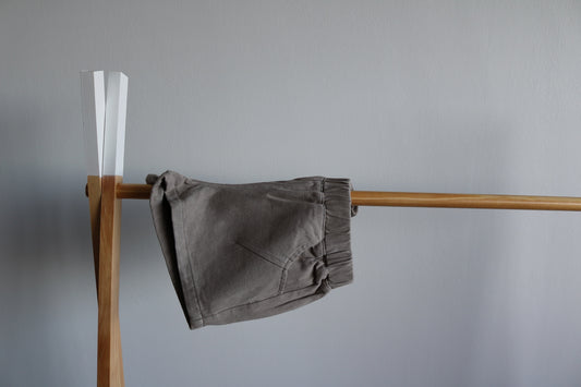 Shorts in Khaki Grey